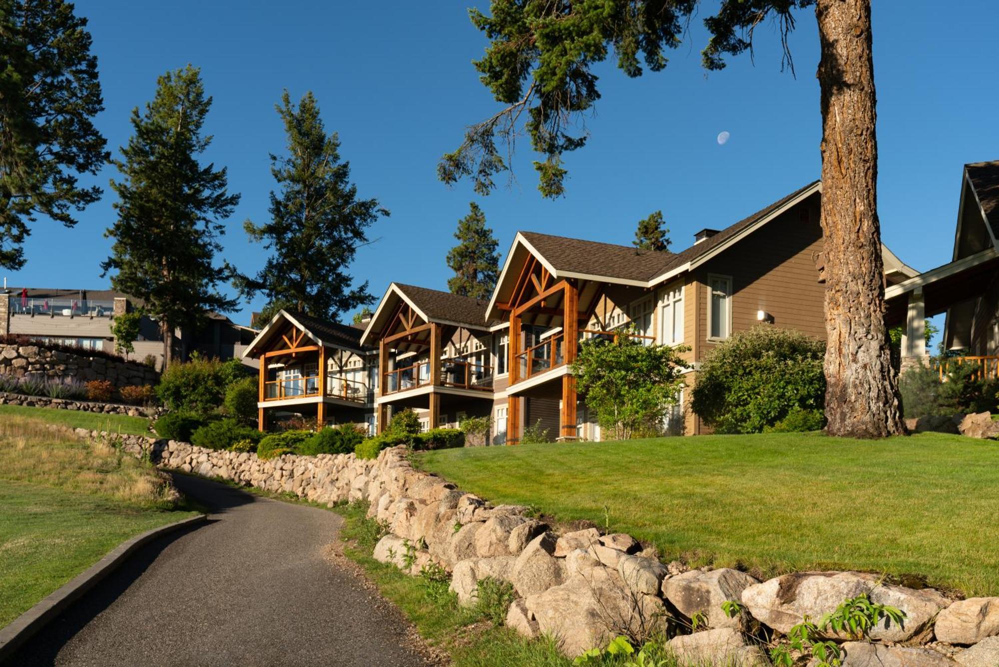 Predator Ridge Resort Вeрнoн Екстериор снимка