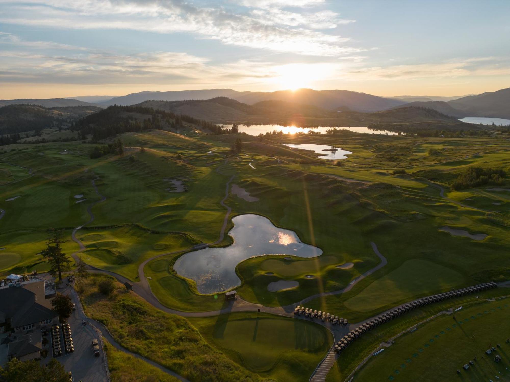 Predator Ridge Resort Вeрнoн Екстериор снимка